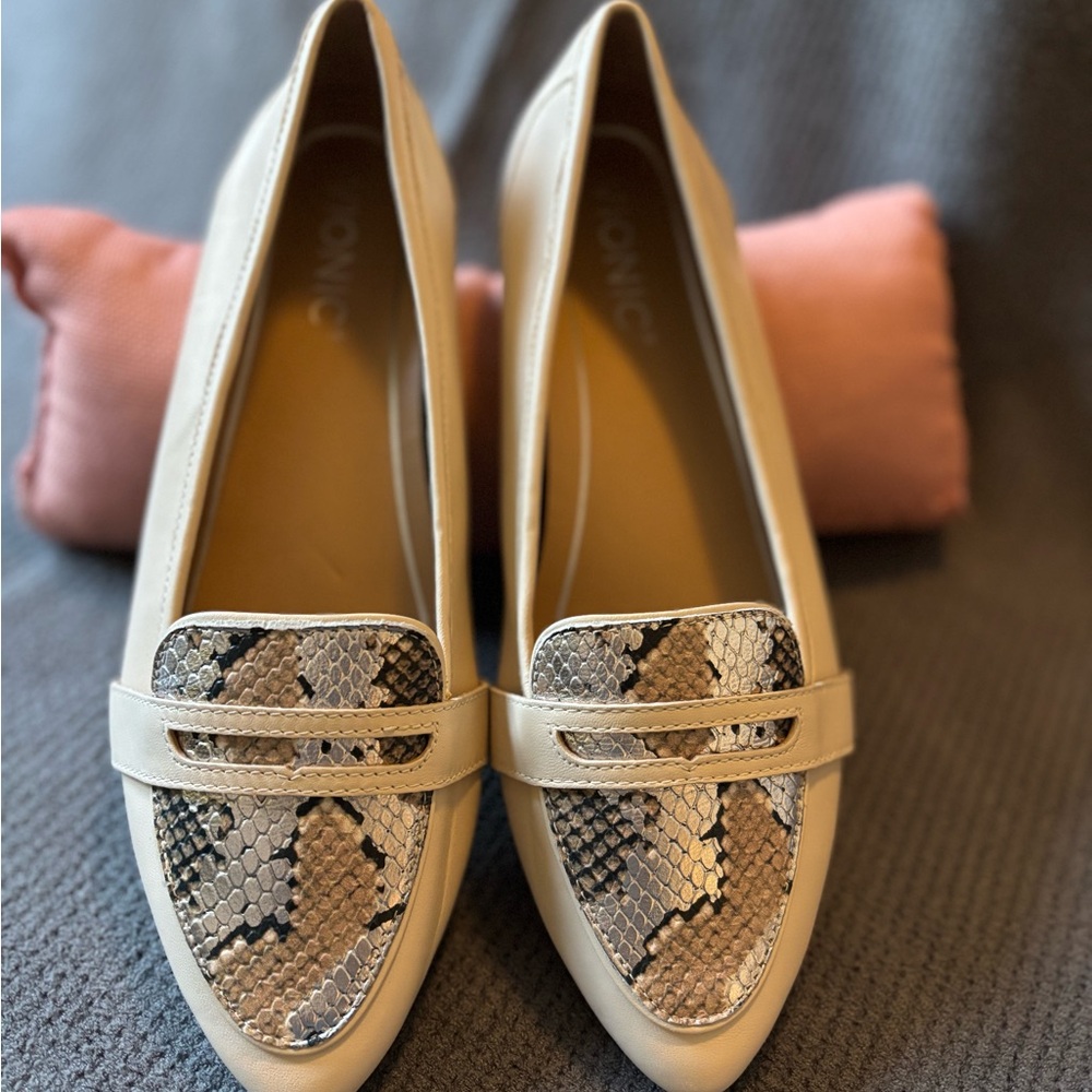 Elegant Cream and Snake Print Loafers, Pre Owned, never worn, like new